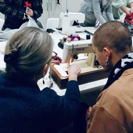 Powrót do rzemiosła: szyjemy z Olą Szymczyną