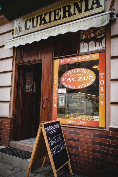 Witryna cukierni Pączuś.