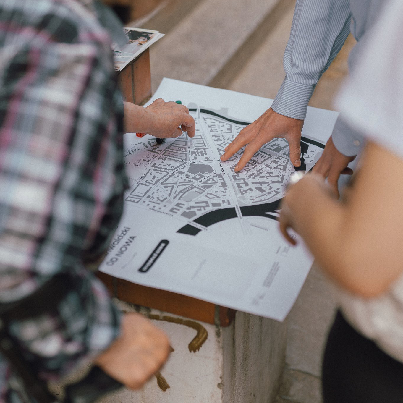 Jak urządzić zieleń na podwórku przy Sępa-Szarzyńskiego?