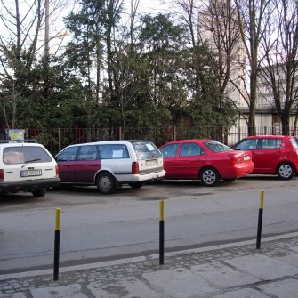 Targowisko powstało w 1947 roku po zamknięciu szaberplacu, który funkcjonował w tym samym miejscu. Z biegiem lat stało się jednym z najbardziej popularnych targów we Wrocławiu, przyciągającym wielu mieszkańców. W latach 90. XX wieku funkcjonowało pod rozłożonym namiotem cyrkowym „Goliat”. W 2006 roku zostało zamknięte, a na jego miejscu wybudowano Pasaż Grunwaldzki.