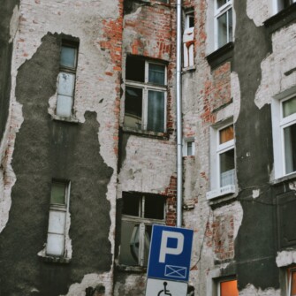 Widok kamienicy od strony podwórza.